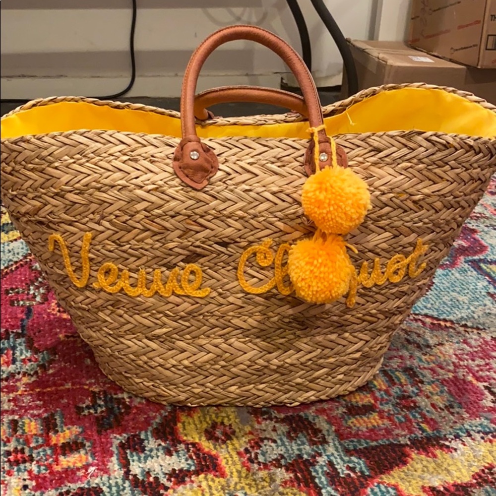 VEUVE CLICQUOT straw tote 🥂